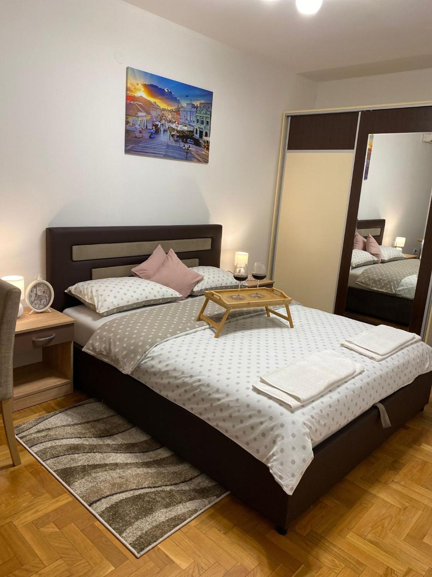 Apartman Ns Dan Centar Novi Sad Exterior photo