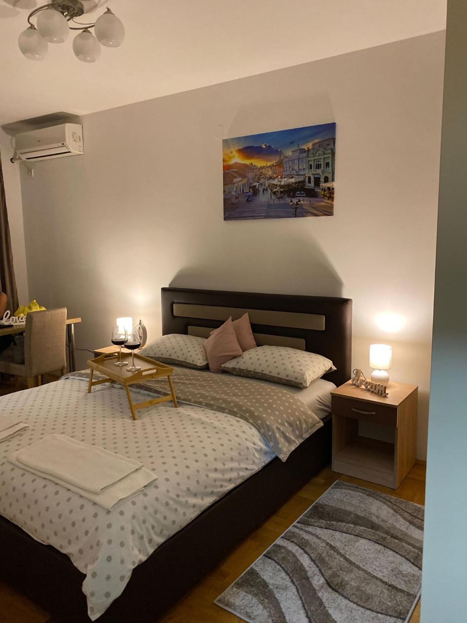 Apartman Ns Dan Centar Novi Sad Exterior photo